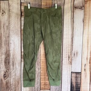 prAna Halle Jogger II Camo Hiking Outdoor Utility Pants Gorpcore Size 10 NWT